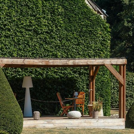 Domaine De La Limetiere Hotel Neuvy-le-Roi Bagian luar foto