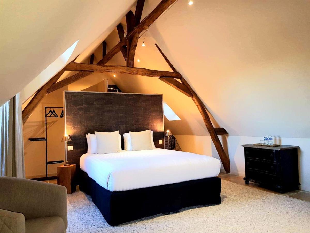 Domaine De La Limetiere Hotel Neuvy-le-Roi Bagian luar foto