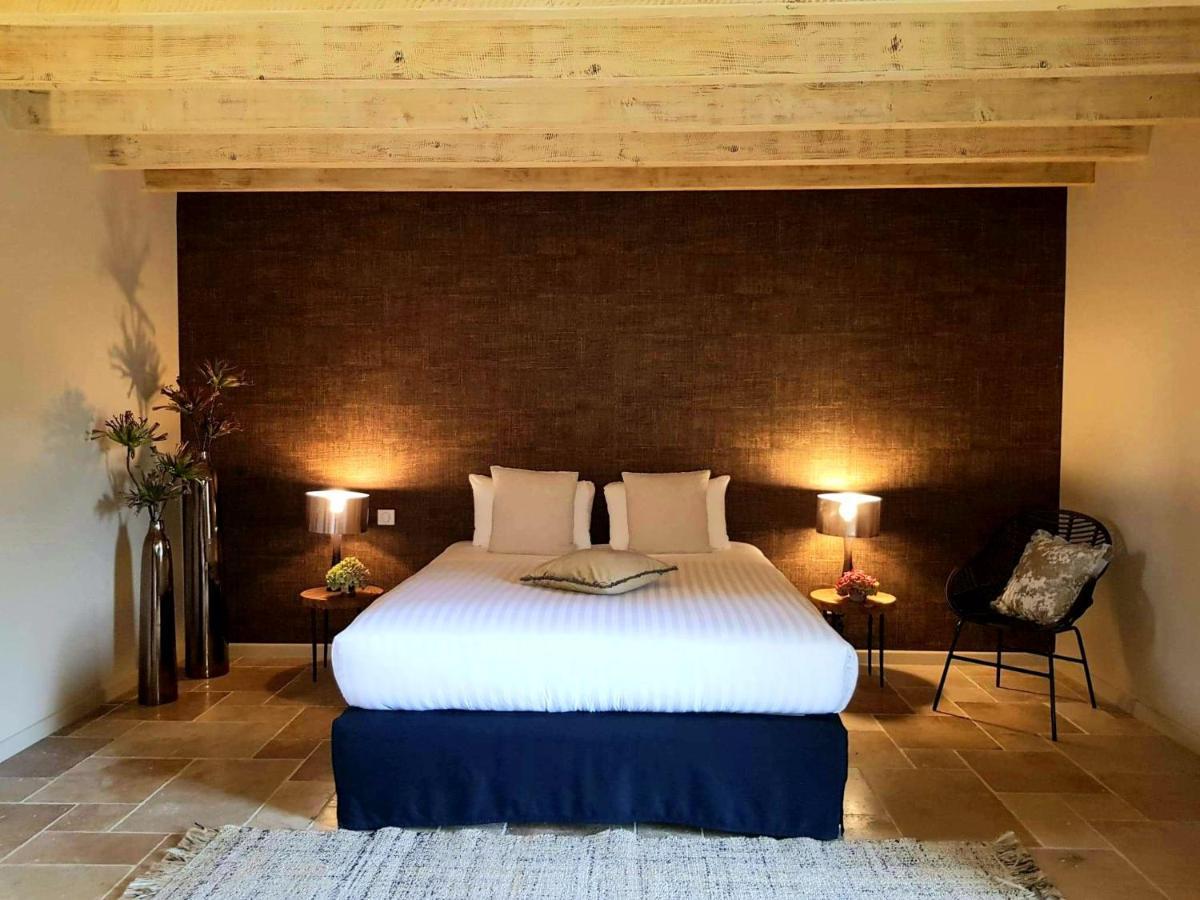 Domaine De La Limetiere Hotel Neuvy-le-Roi Bagian luar foto