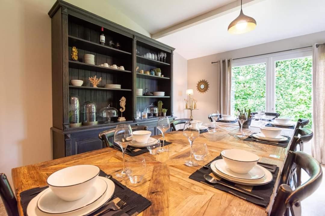 Domaine De La Limetiere Hotel Neuvy-le-Roi Bagian luar foto