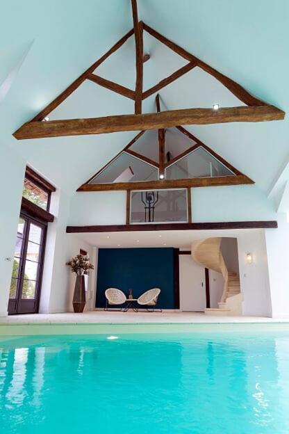 Domaine De La Limetiere Hotel Neuvy-le-Roi Bagian luar foto