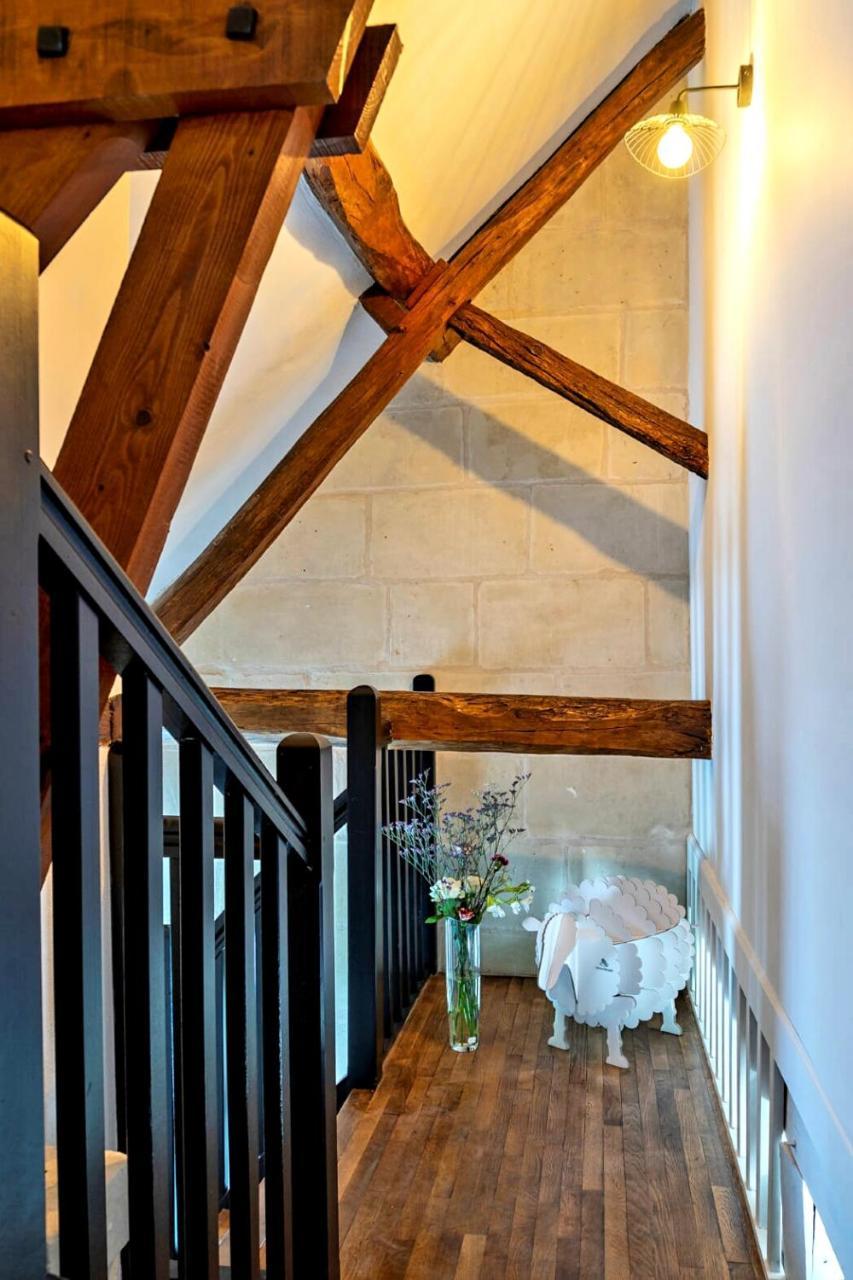 Domaine De La Limetiere Hotel Neuvy-le-Roi Bagian luar foto