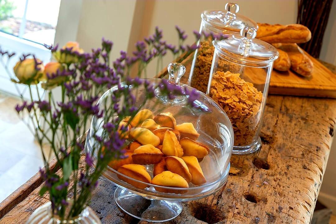 Domaine De La Limetiere Hotel Neuvy-le-Roi Bagian luar foto