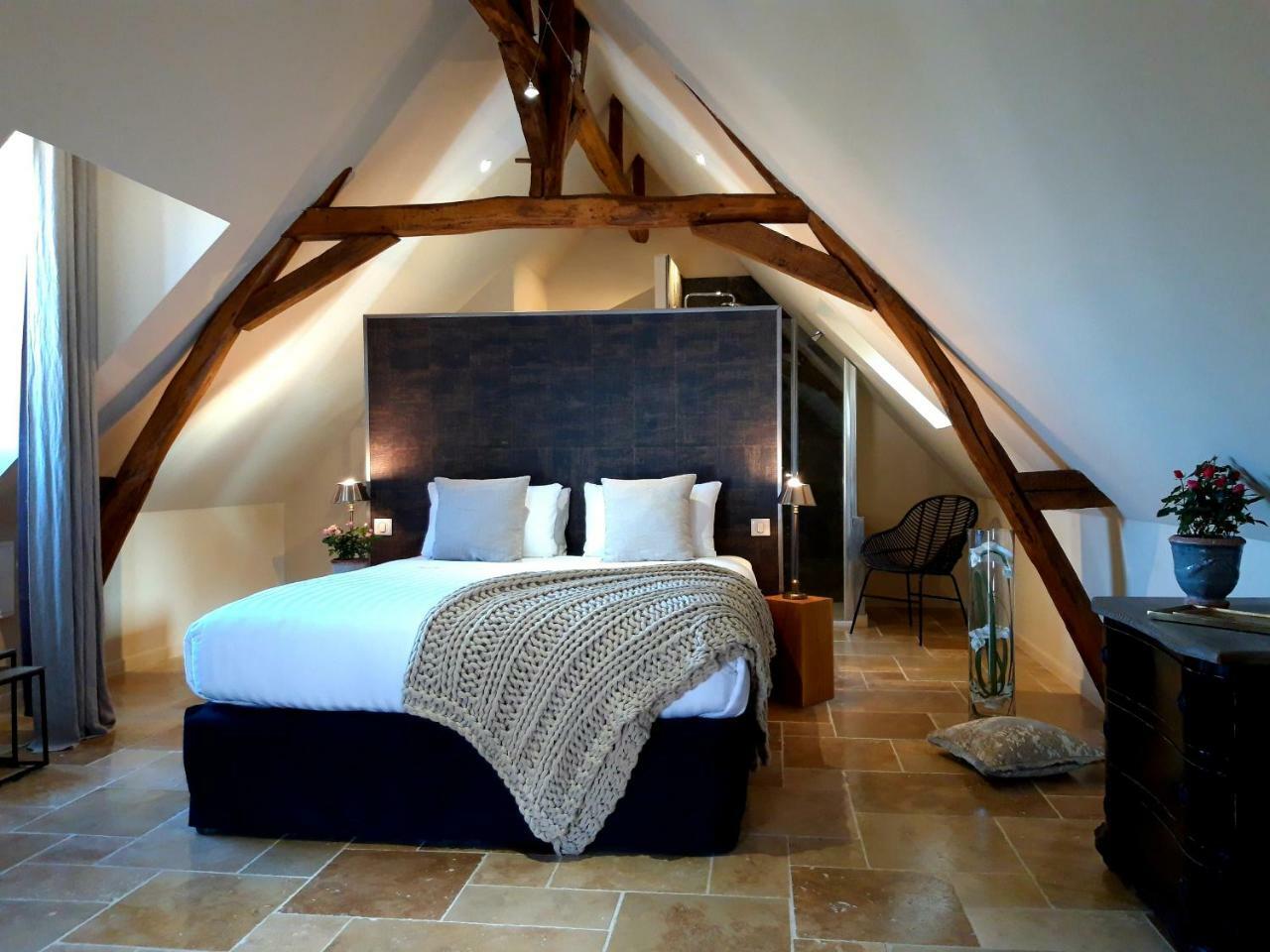 Domaine De La Limetiere Hotel Neuvy-le-Roi Bagian luar foto